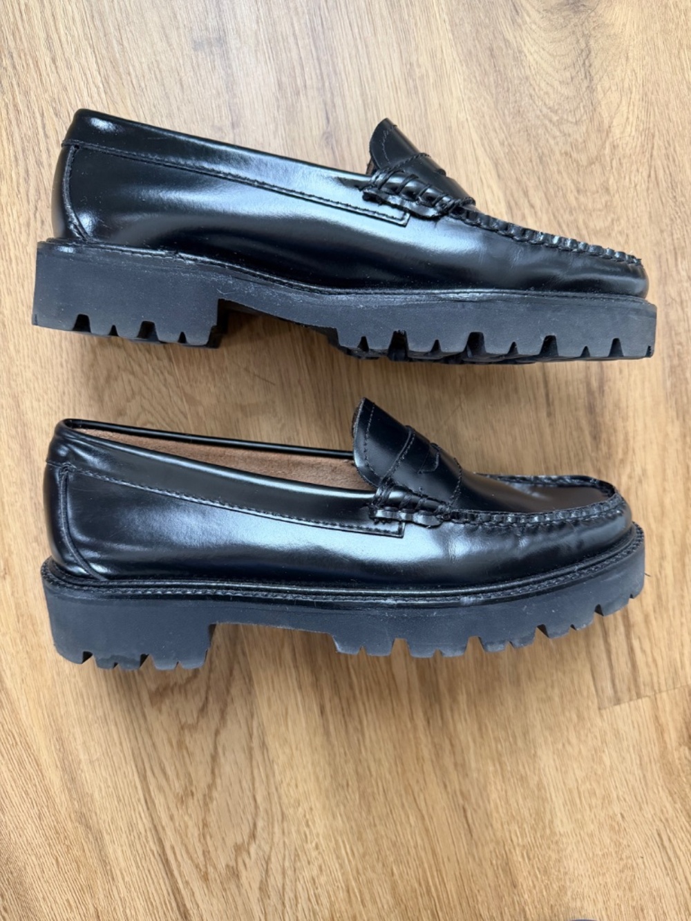 Weejuns Superlug Loafers - Picture 5 of 6